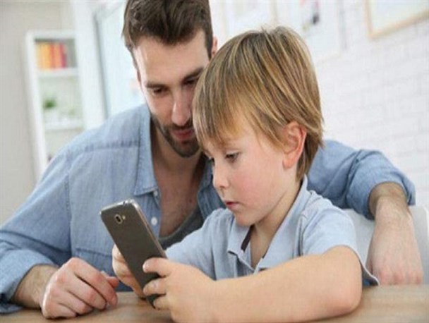 عصر دیجیتال و وظایف سنگین والدین