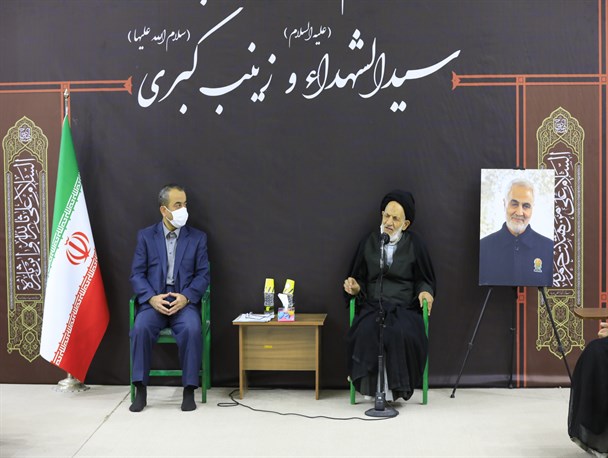 فاصله انداختن بین ملت‌ و دولت‌ خطرناک‌ترین ابزار دشمن برای تضعیف کشور است