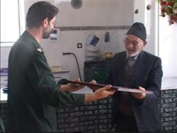 دیدار با خانواده های شهدا در شهرستان کوثر بمناسبت هفته دفاع مقدس