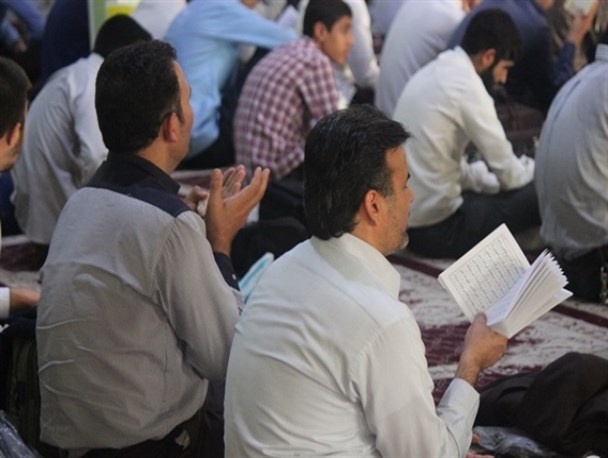 طنین نجوای عارفانه دعای عرفه در میاندوآب پیچید + تصاویر