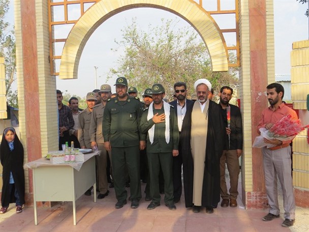 غباررویی و عطر افشانی قبور مطهر شهداء شهرستان عنبرآباد