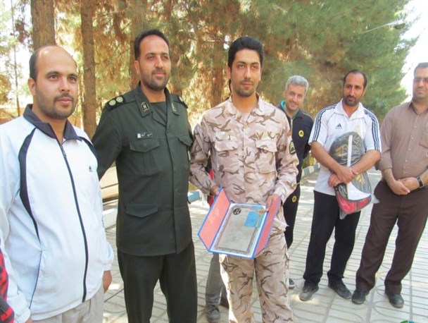 بزرگداشت روز سرباز در آباده