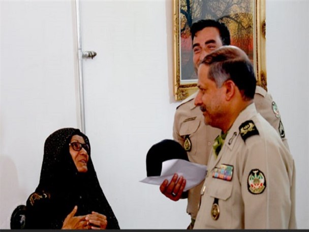 بازدید فرمانده لشکر 77ثامن الائمه از خانواده دوشهید سبزوار