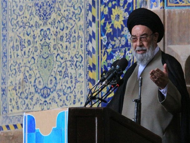 آمریکا مثل ماری است که پیش از حمله خود را جمع می‌کند/ پلید است کسی که خیال کند آمریکا می‌خواهد به نفع ما کار کند