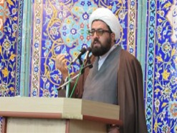 هر خود تحریمی که باعث تضعیف نیروی نظامیان شود، خیانت به خون شهدا است
