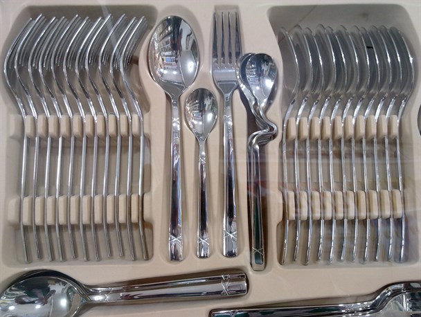 واردات میلیاردی قاشق و چنگال در سال حمایت از کالای ایرانی/تولید ملی در مقابل کالای خارجی ارزشی ندارد!‏