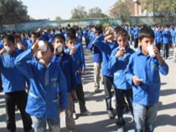 عدم تخصیص اعتبار برای توزیع شیر مدارس از سوی دولت/ سال تحصیلی گذشته شیر در مدارس توزیع نشد