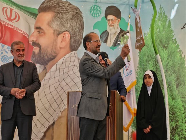 نواختن زنگ مهر و مقاومت در مدرسه ۱۵خرداد یزد