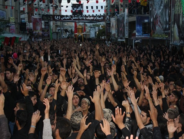 کودکان نیز در سوگ سیدالشهدا(ع) می گریند.