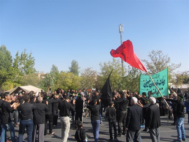شور عزاداران حسینی سمنان در روز عاشورا