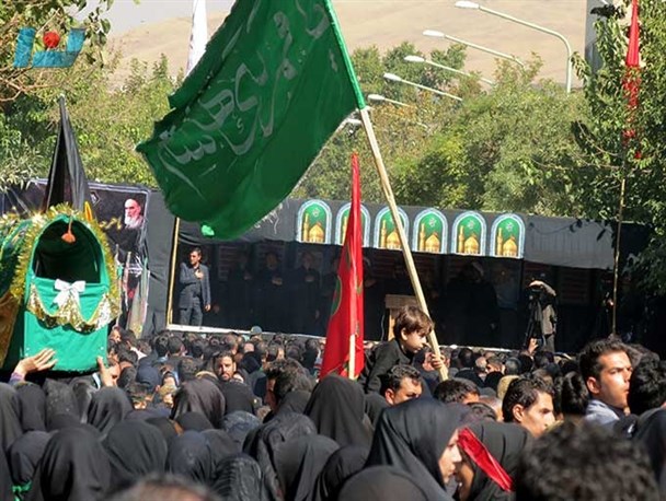 فریاد عاشورایی سنندجی‌ها در سوگ شهادت علمدار کربلا+تصاویر
