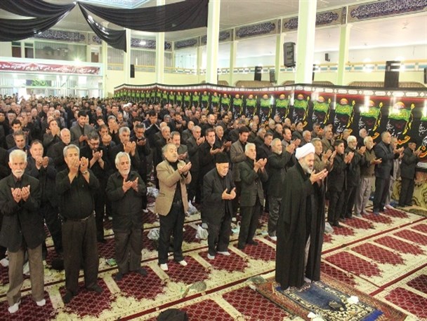 نماز ظهر عاشورا در مصلی امام خمینی(ره) و مساجد میاندوآب اقامه شد + تصاویر
