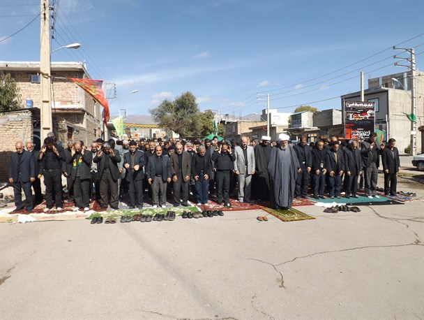 اقامه نماز ظهر عاشورا در شهرستان هریس+تصاویر