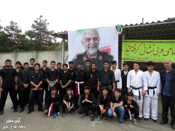 هنرنمایی رزمی کاران ذوالفقار بسیج در صبحگاه مشترک نیروهای مسلح + عکس