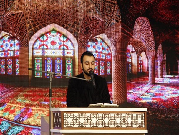 قاری گیلانی رتبه ممتاز سی و نهمین دوره مسابقات سراسری قرآن را کسب کرد