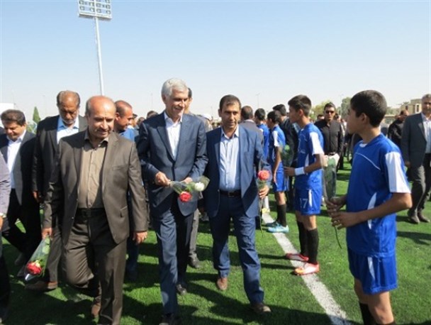 زمین فوتبال چمن مصنوعی در جهرم و خفر افتتاح شد