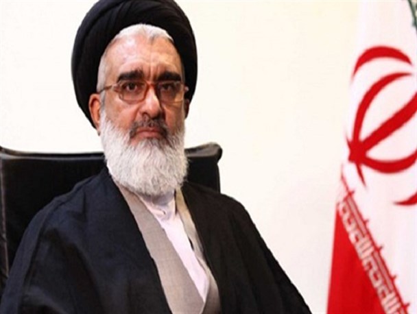 زیبایی و جذابیت آثار هنری باید در خدمت معارف دینی باشد