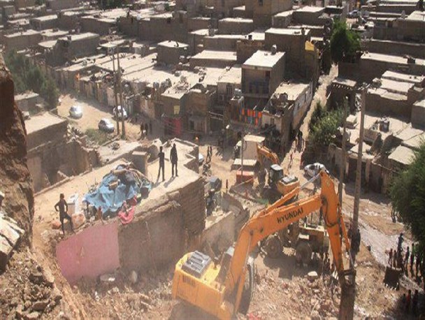 احتمال تکرار فاجعه ریزش کوه در اهواز/ بیش از ۴۰۰۰ نفر در معرض خطر