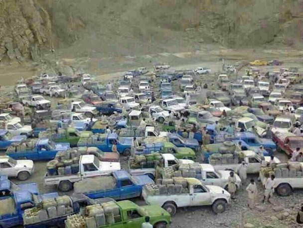 چوب قاچاقچیان لای چرخ تولید ملی/سیستان و بلوچستان دروازه ورود قاچاق به کشور
