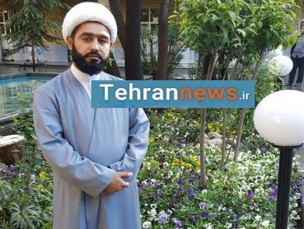 روحانی مجروح بدنش را سپر کرد تا قمه به همسرش اصابت نکند/ خطر فلج شدن صورت برطرف شده است