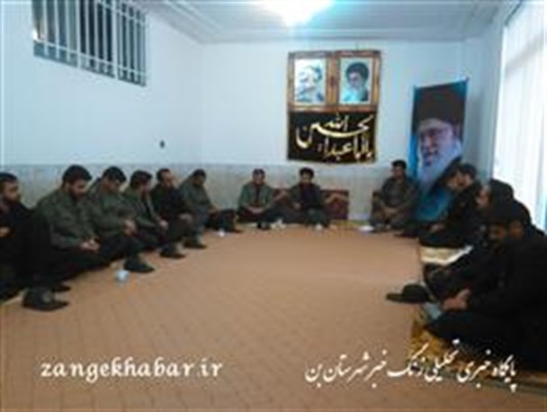 حلقه های صالحین راهی موثر برای مقابله با تهاجم فرهنگی دشمن/ بسیج قبل از اینکه یک فعل باشد یک تفکر است