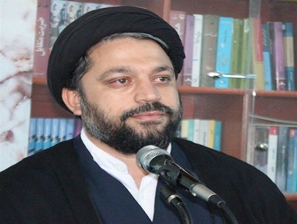 بسیج با هوشیاری و بصیرت سد عبور روزنه های نفوذ دشمن است