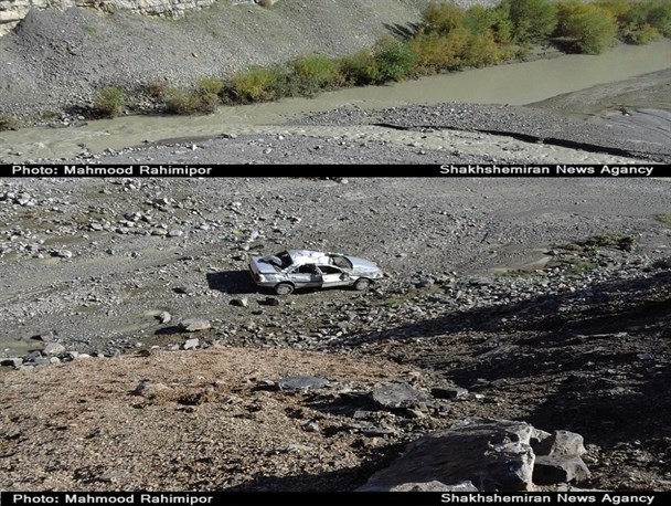 نجات معجزه آسای سرنشینان یک خودور پس از سقوط در دره+عکس