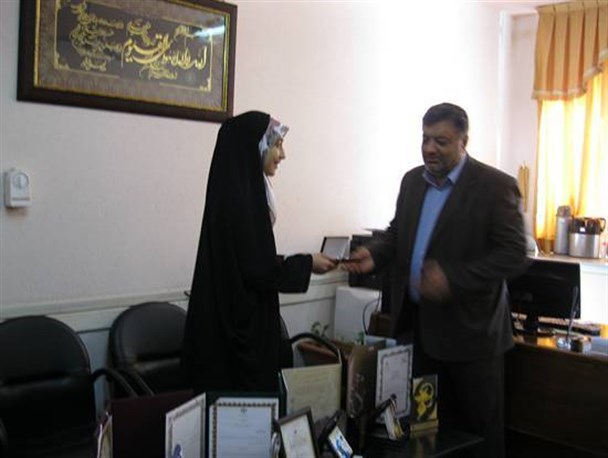 تقدیر از دانش آموز نخبه گرگانی+عکس