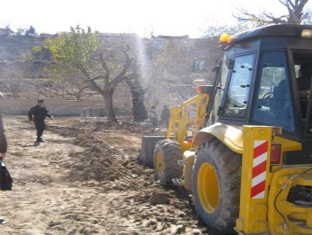 آزادسازی ۶۰۰ مترمربع از اراضی بستر و حریم مسیل در روستای چناران رودهن