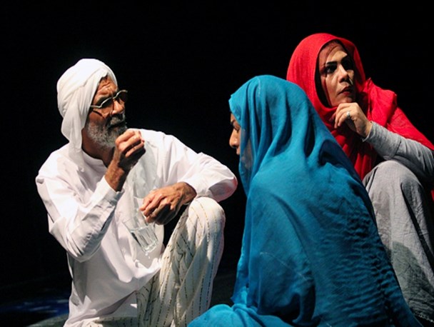 کمبود سالن تئاتر مهم ترین معضل هنرمندان جزیره هرمز/ مسئولان هرمزگان دغدغه فرهنگی و هنری ندارند
