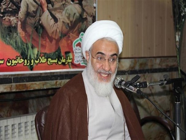 روشنگری اولویت اصلی و رسالت مهم بسیجیان است