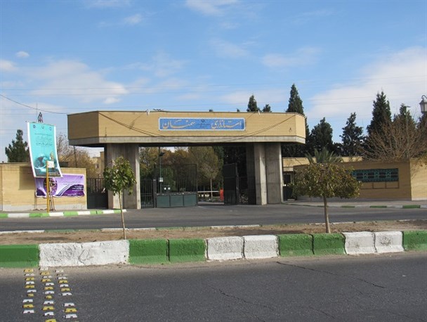 دریغ از نصب یک بنر هفته بسیج در برخی از ادارات استان سمنان