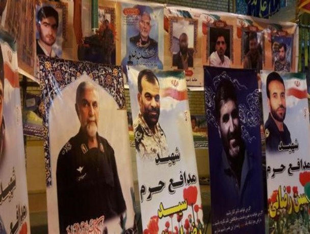 نمایشگاه "مدافعان حرم و مقابله با آسیب های اجتماعی" در چهاربرج افتتاح شد + تصاویر
