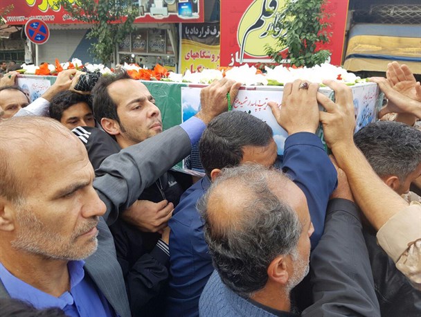 مراسم تشییع پیکر شهید مدافع حرم «علیرضا نظری» در رودسر برگزار شد +گزارش تصویری
