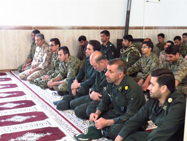 کارکنان و بسیجیان گیلانغرب با امام جمعه شهرستان دیدار کردند+ تصاویر