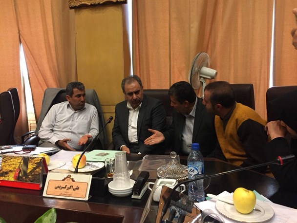 دیدار جمعی از مالباختگان موسسه البرز ایرانیان همدان با نمایندگان مجلس