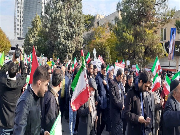 مردم قزوین در راهپیمایی «میثاق با ولایت، حمایت از اقتدار و امنیت» پرشور حاضر شدند