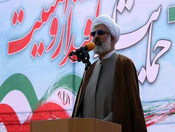 مردم آگاه قزوین صف خود را از اغتشاشگران جدا کردند/ مسئولان با تصمیمات اشتباه هزینه‌های سنگین به ملت وارد نکنند