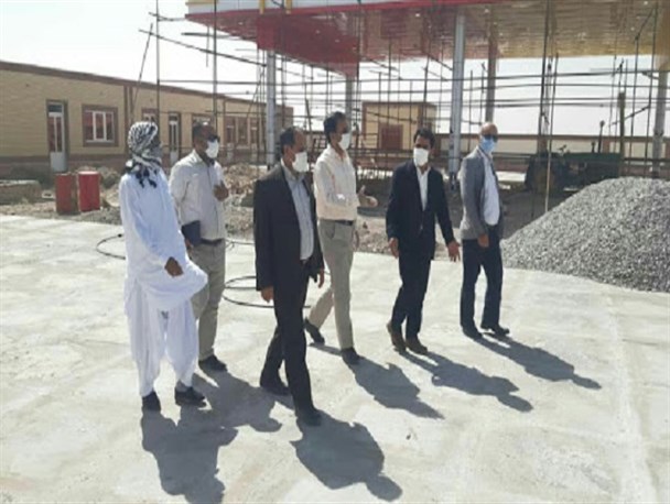 اولین پمپ بنزینِ بزرگترین شهرستان سیستان راه اندازی می شود/ افزایش سکوهای اتاقک دار در دستور کار فرمانداری نیمروز