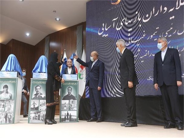 آیین رونمایی از سردیس طلایه داران بازی های آسیایی برگزار شد