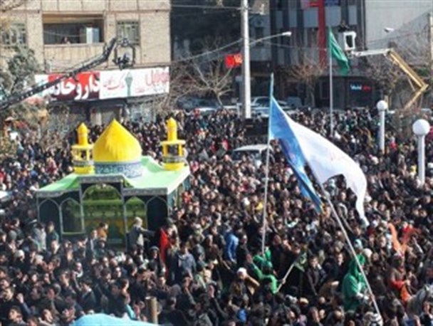تجمع پرشور عزاداران حسینی در شهرستان بهارستان