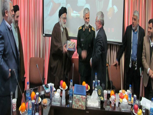 مراسم تکربم و معارفه مدیران جدید و سابق سازمان بسیج کارگری برگزار شد