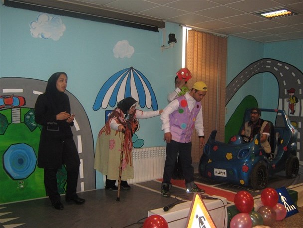 آموزش مبانی ترافیکی برای کودکان کم توان ذهنی و روشندلان در شهرری برگزار شد
