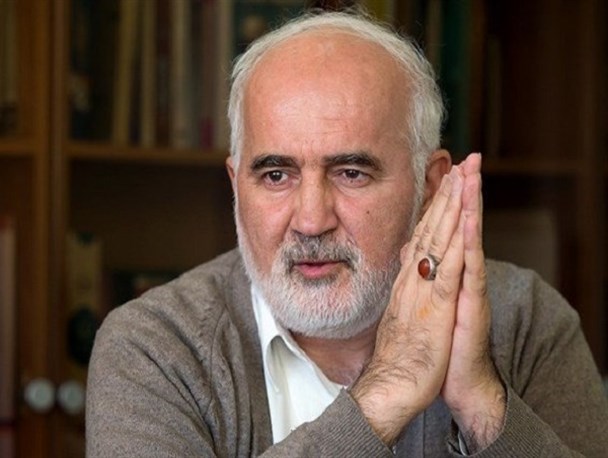 با خرید کشتی از کره جنوبی، بیکاری را وارد کشور می کنیم/ نباید اجازه دهیم تا صنعت مادر کشتی سازی که با خون دل خوردن متخصصین و کارگران ما پا گرفته از بین رود