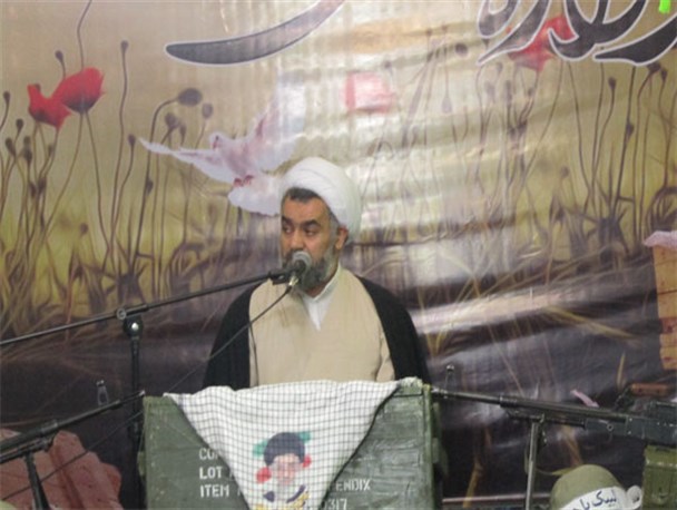 برخی ها وا داده اند و توسعه کشور را در ارتباط با قدرت پوشالی امریکا می بینند/عدم برخورد با نجومی بگیران کمر ملت را می شکند