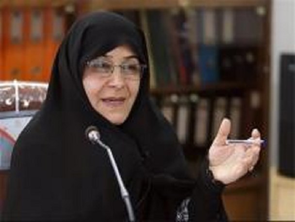 مسئولین به جای تغییر سن قانونی ازدواج و مخالفت با شرع به دنبال فرهنگسازی باشند/طرح مسائل حاشیه ای برای انحراف افکار از مشکلات اقتصادی است