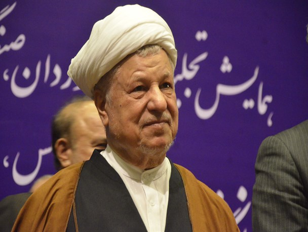 8 سال آنقدر بی رویه خرج کردند که شیره اقتصاد کشور کشیده شد/  اگر وفاداری مردم نبود کشور تجزیه می شد