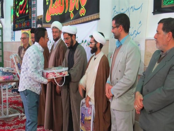 خادمان نماز جمعه شهر خور تقدیر شدند+ تصاویر