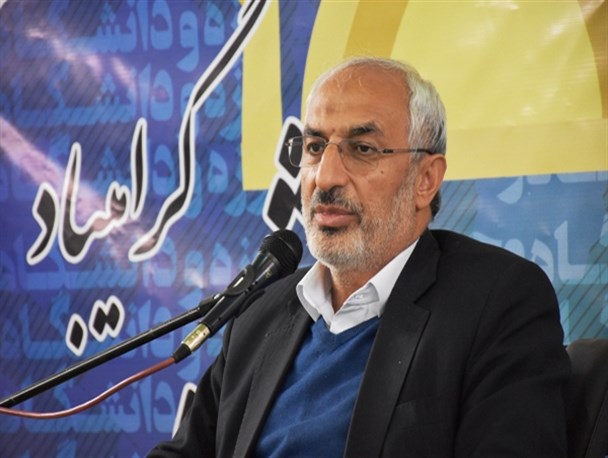 هم‌افزائی حوزه و دانشگاه راه برون رفت از آسیب‌های فضای مجازی/دشمن با شبهه‌افکنی به دنبال انحراف افکار نسل جوان