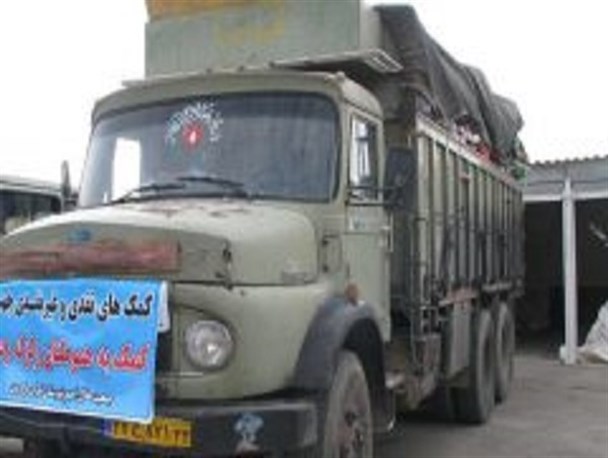 ادامه روند جمع آوری کمک های مردمی برای زلزله زدگان/ چهارمین محموله کمک های مردم تیران به کرمانشاه ارسال شد